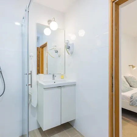 Gobac アパート Ičići
