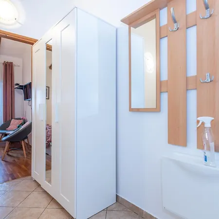 Gobac Apartment *